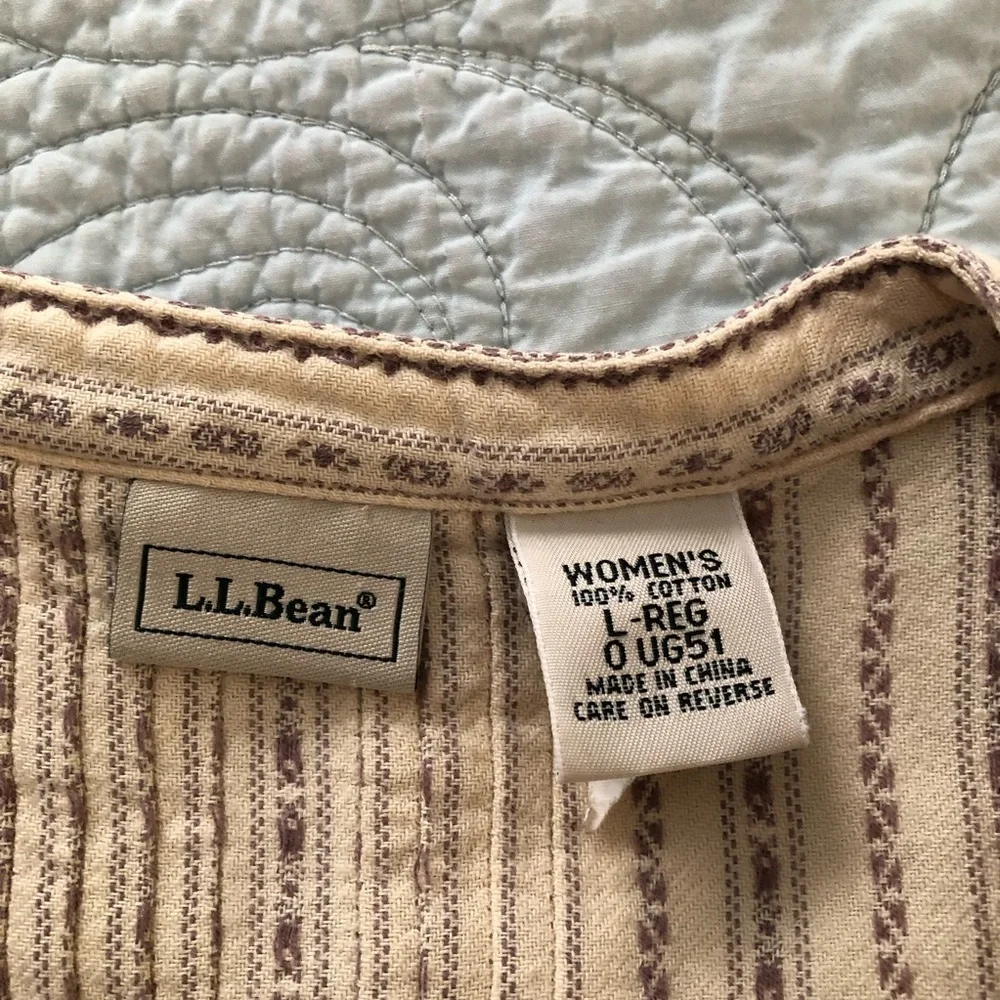 Vintage LL Bean Dobby pintuck nightgown. Size large. - Picture 5 of 8